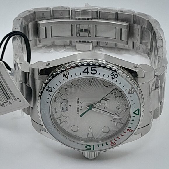 Gucci Dive Quartz Silver Dial Men's Watch YA136336. - Picture 6 of 10